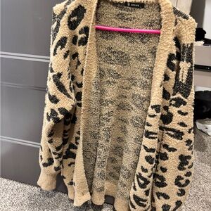 Women's Leopard Print Sweater - Black and Tan